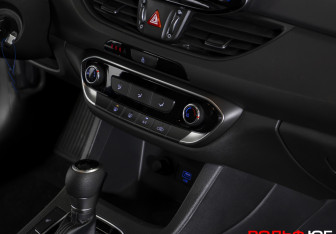 Подержанный автомобиль Hyundai i30 Hatchback 2022 года (15 фото)