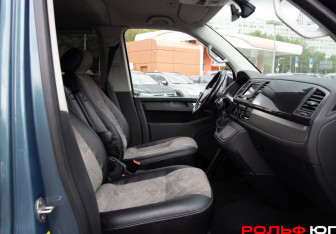 Подержанный автомобиль Volkswagen Caravelle 2018 года (21 фото)