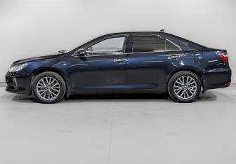 Подержанный автомобиль Toyota Camry Sedan 2017 года (8 фото)