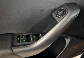 Подержанный автомобиль Skoda Octavia Liftback 2014 года (15 фото)