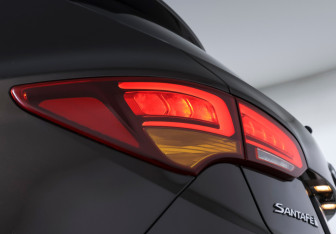 Подержанный автомобиль Hyundai Santa Fe 2016 года (21 фото)