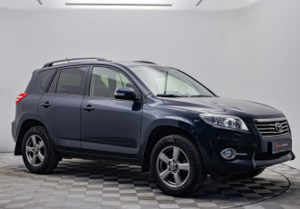 Подержанный автомобиль Toyota RAV4 2012 года (7 фото)