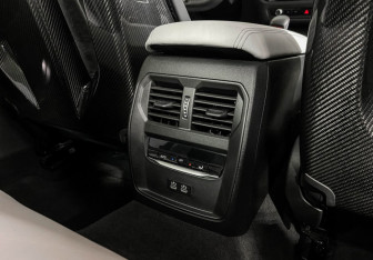 Подержанный автомобиль BMW M3 Sedan 2025 года (27 фото)