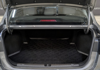 Подержанный автомобиль Geely Emgrand 2023 года (10 фото)