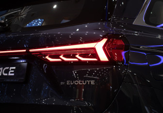 Новый Evolute i-SPACE 2025 (6 фото)