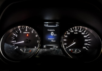 Подержанный автомобиль Nissan Qashqai 2014 года (13 фото)