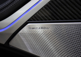 Подержанный автомобиль BMW X5 M 2021 года (26 фото)