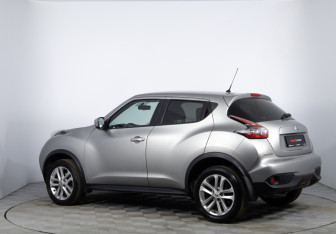 Подержанный автомобиль Nissan Juke 2015 года (7 фото)