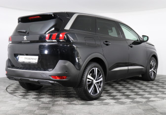 Подержанный автомобиль Peugeot 5008 Suv 2019 года (5 фото)