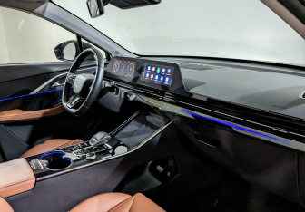 Подержанный автомобиль Omoda C5 2023 года (11 фото)