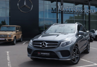 Подержанный автомобиль Mercedes-Benz GLE 2017 года (23 фото)