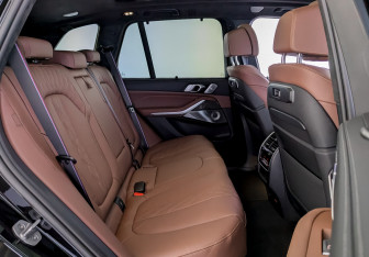 Новый BMW X5 2025 (12 фото)