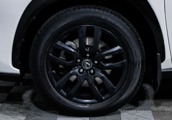 Подержанный автомобиль Lexus NX 2017 года (15 фото)