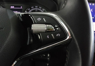 Подержанный автомобиль Skoda Karoq 2021 года (11 фото)