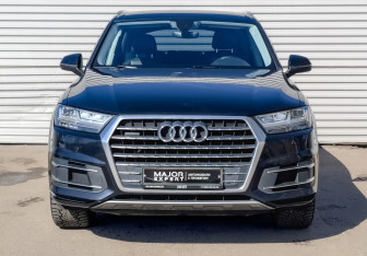 Подержанный автомобиль Audi Q7 2016 года (2 фото)