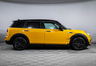 Подержанный автомобиль MINI Clubman Wagon 2016 года (4 фото)
