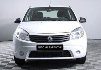 Подержанный автомобиль Renault Sandero 2012 года (2 фото)