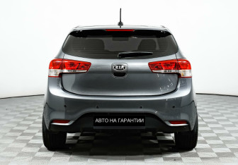 Подержанный автомобиль Kia Rio Hatchback 2017 года (6 фото)