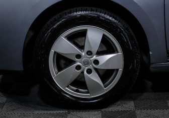 Подержанный автомобиль Renault Megane Hatchback 2010 года (9 фото)