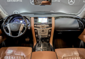 Подержанный автомобиль Infiniti QX80 2019 года (15 фото)