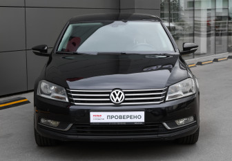 Подержанный автомобиль Volkswagen Passat Sedan 2011 года (2 фото)