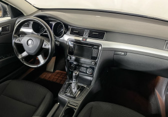 Подержанный автомобиль Skoda Superb Liftback 2013 года (9 фото)