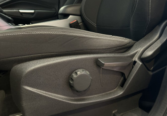 Подержанный автомобиль Ford Kuga 2017 года (12 фото)