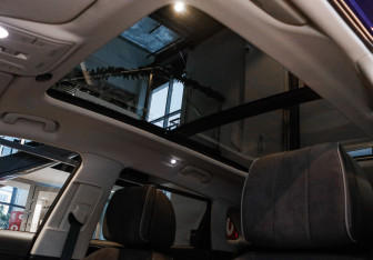 Подержанный автомобиль Hongqi HS5 2024 года (18 фото)