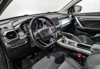 Подержанный автомобиль Geely Coolray 2022 года (14 фото)