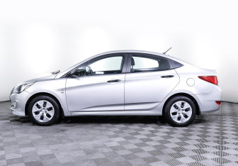 Подержанный автомобиль Hyundai Solaris Sedan 2015 года (3 фото)