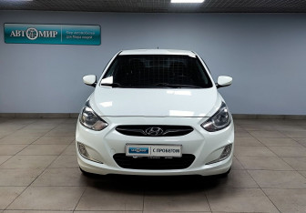Подержанный автомобиль Hyundai Solaris Sedan 2012 года (2 фото)