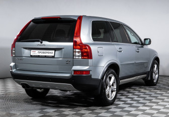 Подержанный автомобиль Volvo XC90 2008 года (5 фото)