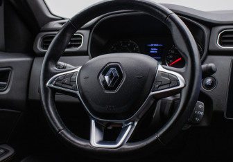 Подержанный автомобиль Renault Arkana 2021 года (15 фото)
