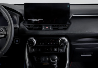 Подержанный автомобиль Toyota RAV4 2024 года (13 фото)