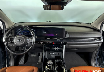 Подержанный автомобиль Kia Carnival 2021 года (13 фото)