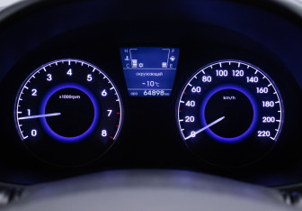 Подержанный автомобиль Hyundai Solaris Hatchback 2013 года (12 фото)