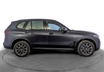 Подержанный автомобиль BMW X5 2024 года (4 фото)