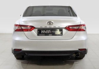 Подержанный автомобиль Toyota Camry Sedan 2021 года (6 фото)