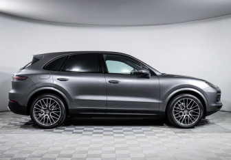 Подержанный автомобиль Porsche Cayenne 2019 года (4 фото)