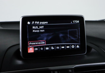 Подержанный автомобиль Mazda 3 Sedan 2014 года (11 фото)