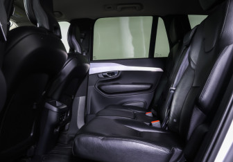 Подержанный автомобиль Volvo XC90 2019 года (12 фото)