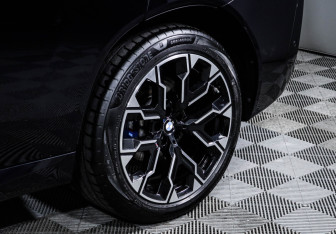 Подержанный автомобиль BMW X3 2025 года (15 фото)