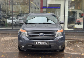Подержанный автомобиль Ford Explorer 2013 года (2 фото)