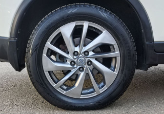 Подержанный автомобиль Nissan X-Trail 2017 года (11 фото)