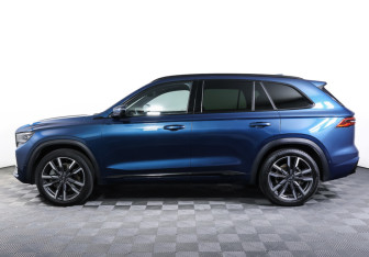 Подержанный автомобиль Geely Monjaro 2023 года (8 фото)