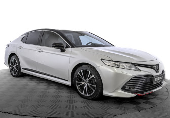 Подержанный автомобиль Toyota Camry Sedan 2020 года (3 фото)