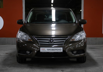 Подержанный автомобиль Nissan Sentra Sedan 2015 года (2 фото)