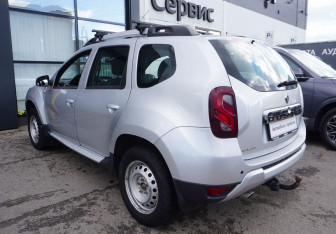 Подержанный автомобиль Renault Duster 2016 года (7 фото)