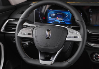 Новый FAW Bestune T77 2023 (13 фото)