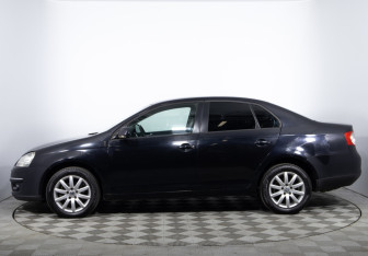 Подержанный автомобиль Volkswagen Jetta Sedan 2009 года (8 фото)